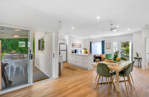 Holloways Beach House | Mimpi Tropics Retreat, Holloways Beach