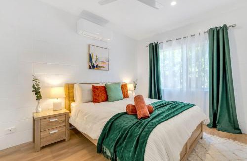 Holloways Beach House | Mimpi Tropics Retreat, Holloways Beach