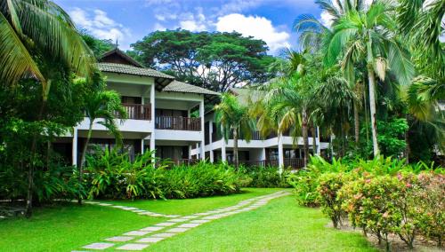 Seri Kembangan Resort | Mines Beach Resort