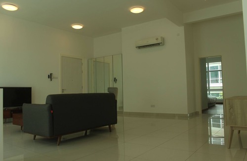 Batu Ferringhi Condo | Minimal & Cozy Holiday Stay