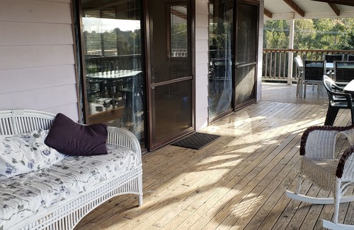 Coomba Park House | Minimbah - quiet, family friendly lakehouse