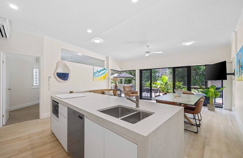 Mooloolaba Apartment | Mirra Chana