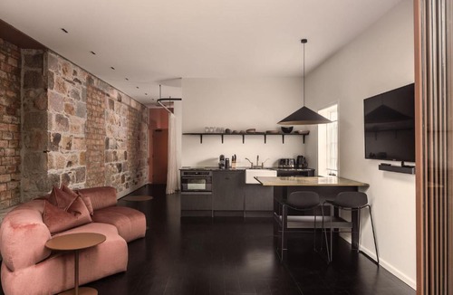 New Farm Apartment | Miss Midgley's - Principals Office 1 King Bed