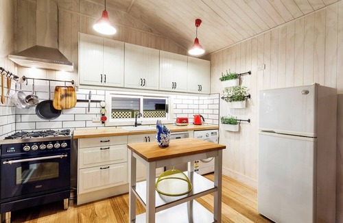 Mount Martha Apartment | Miss Sunshine Boutique Accommodation Mount Martha Pool, Pet & Kid Friendly