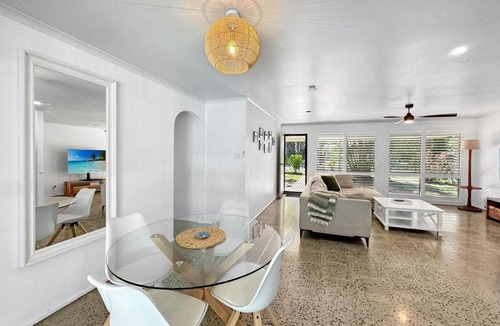 Nelly Bay House | Mitsy's Magnetic Retreat