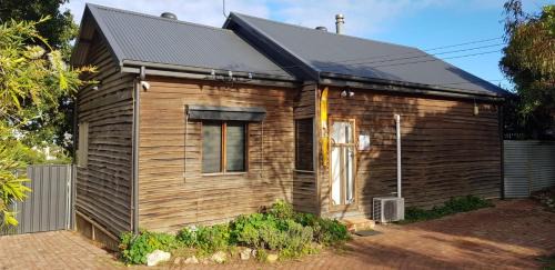 Moana House | Moana Beach Sunset Holiday Accommodation B