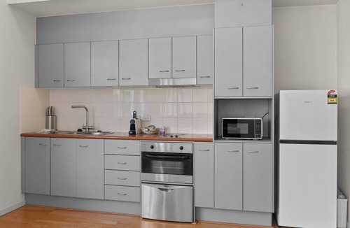 Spring Hill Apartment | Modern 1-Bed Apartment in Spring Hill