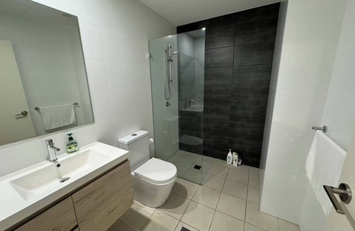 Homebush Apartment | Modern 1BR Apartment in Homebush