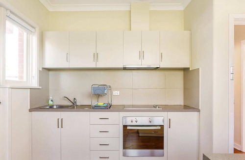 Perth Apartment | Modern 2 Bed 1 Bath Apartment Luxury Location