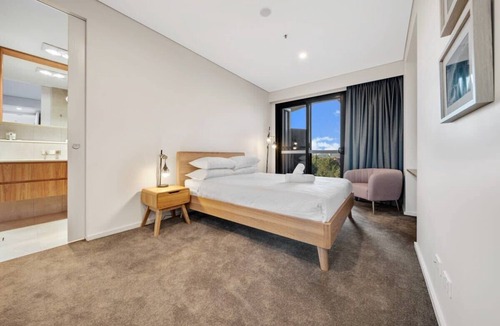Manuka Apartment | Modern 2-Bed Apartment Near Local Shops