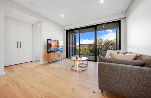 Manuka Apartment | Modern 2-Bed Apartment Near Local Shops