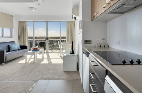 Mackay Apartment | Modern 2 Bed Apt Wheelchair Friendly