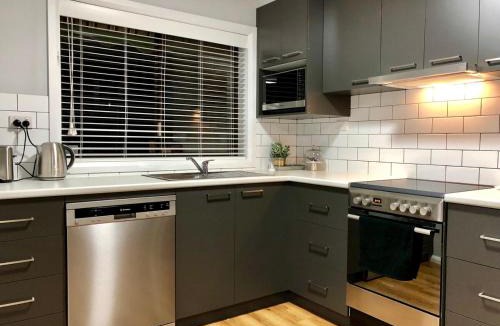 Kooringal Apartment | Modern 2 Bedroom Apartment - Wagga