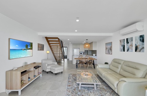 Batemans Bay Apartment | Modern 2-Bedroom Apartment with Pool Access