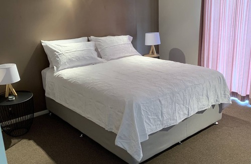 East Mackay Apartment | Modern 2 bedroom unit close to city centre