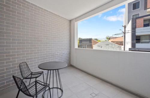 Marrickville Apartment | Modern 2BD in Trendy Inner West