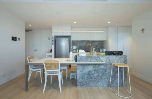 Milton Apartment | Modern 2BDR Milton Apt near Suncorp Stadium