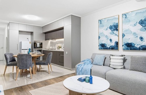 West End Apartment | Modern 2BR Apt | Urban Comfort in Vibrant West End