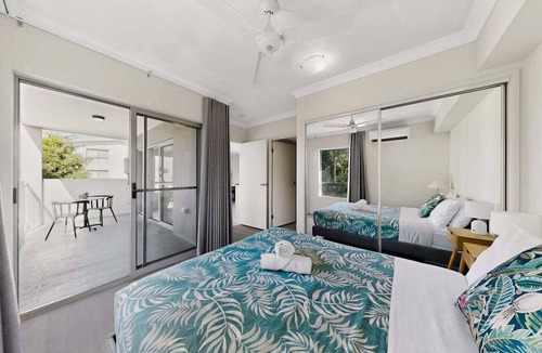 Mango Hill Apartment | Modern 2BR Mango Hill Stay | Close to Shops & Rail