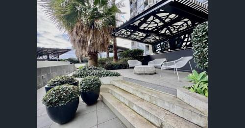 North Melbourne Apartment | Modern 2BR, Swimming Pool, Gym & Parking