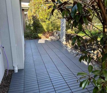 Craigieburn House | Modern 3 bed 2 bath house, parking and outdoor space