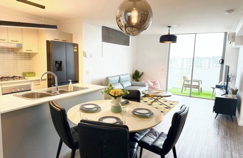 Chermside Apartment | Modern 3 bedroom penthouse - next to Westfield Mall