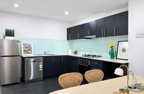 Brunswick Apartment | Modern 3 Bedroom Townhouse in Brunswick