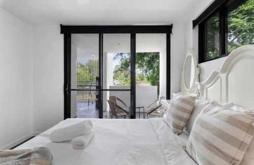 St. Lucia Apartment | Modern 3BR Apartment near UQ, St Lucia