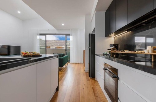 Williamstown North House | Modern 3BR Opposite Heritage Train Museum