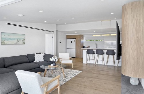 Batemans Bay Apartment | Modern 4-Bed Townhouse with Water Views