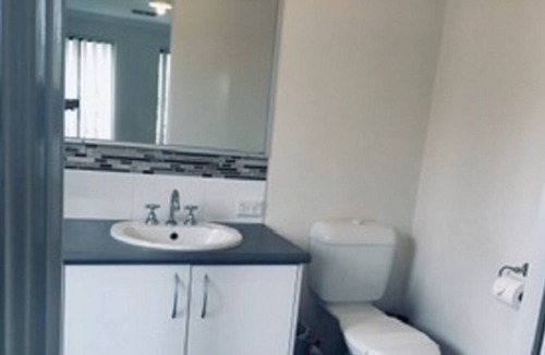 Webberton House | Modern 4x2 fully selfcontained House