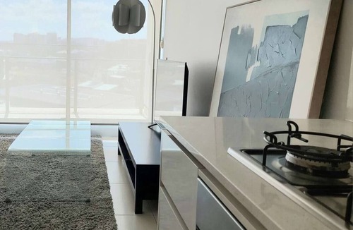 Newstead Apartment | Modern 5-Guest Pool Retreat for Family & Business