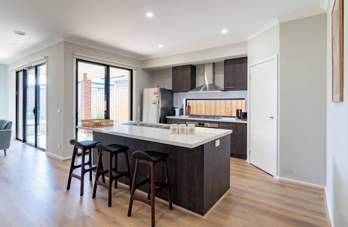 Clyde House | Modern 5bedrooms Clyde home