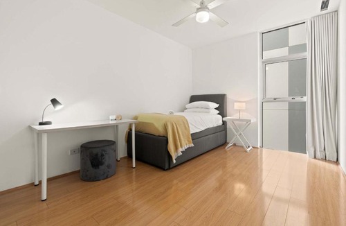 Bondi Junction Apartment | Modern Airy Haven Near Beach & City