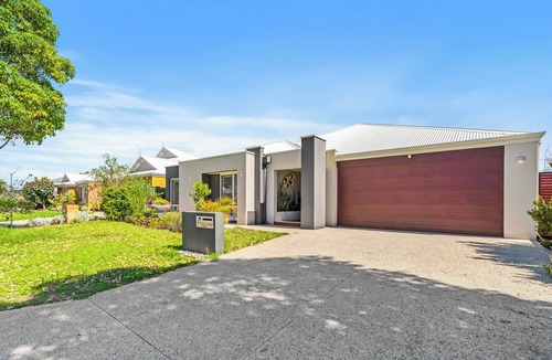 Piara Waters House | Modern and luxury private Home