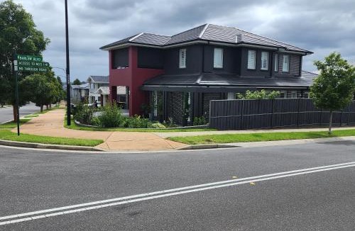 Box Hill House | Modern and peaceful accommodation in The Gables