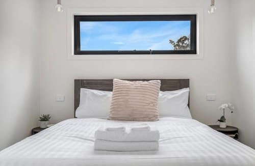 Richmond House | Modern and Scenic Valley Escape