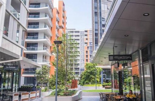 Mascot Apartment | Modern and Spacious 1bed1bath Mascot APT +parking