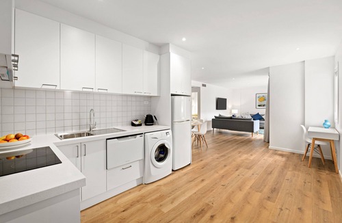 Burwood Apartment | Modern and Spacious Two Bedroom Apartment