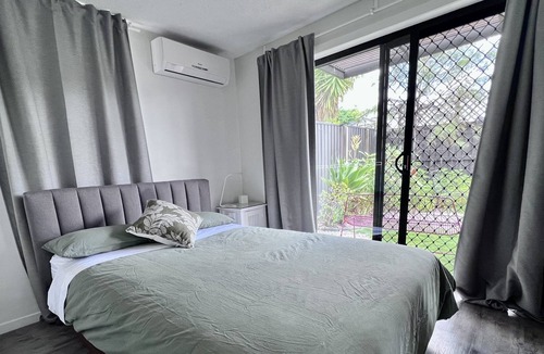 Kedron Apartment | Modern Apartment with private courtyard