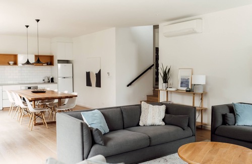 Silverleaves House | Modern Beach House - 150m to beach
