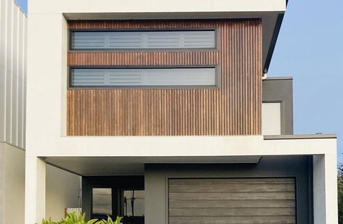 Marcoola House | Modern Beach House, Pet Friendly - Sunshine Coast