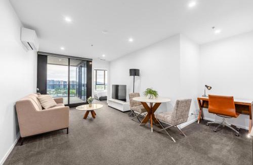Phillip Apartment | Modern Chic 1-Bedroom Apartment with Parking