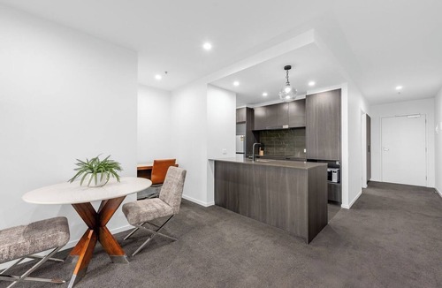 Phillip Apartment | Modern Chic 1-Bedroom Apartment with Parking