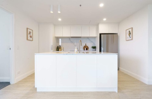 City East Apartment | Modern City Apt with Pool, Gym and Lake Access