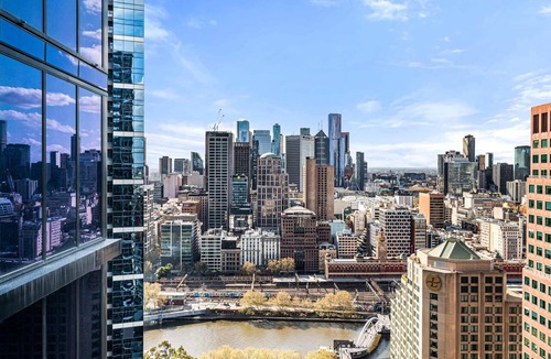 Southbank Apartment | Modern City Views Escape with Gym and Pool Access