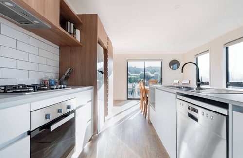 Newstead House | Modern & Convenient in Newstead