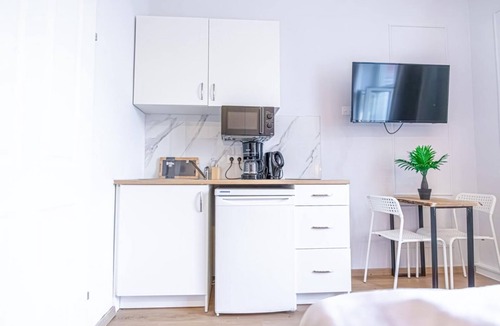 Meidling Apartment | Modern & Cozy Studio Apt. in Vibrant Meidling