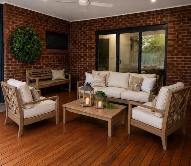 Sunbury House | Modern Escape Near Parks & Cafés