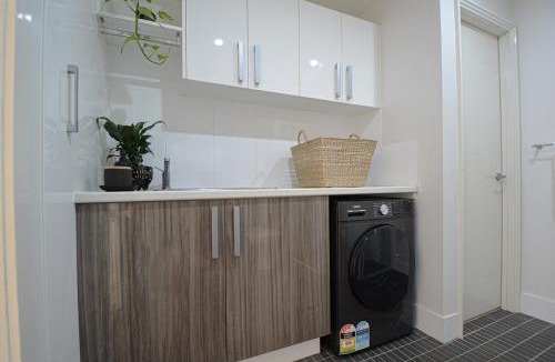 Wedgefield Apartment | Modern & Exceptional Suite in Prime Location